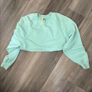 ALO Yoga aqua blue Cropped Sweatshirt small